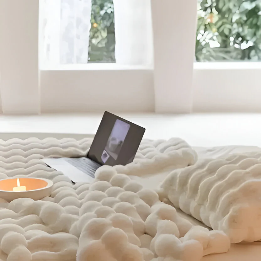 All-Season Blanket with Elegant Design - Image 14