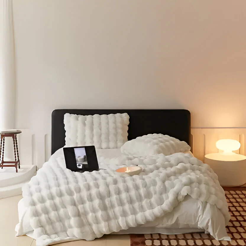 All-Season Blanket with Elegant Design - Image 15