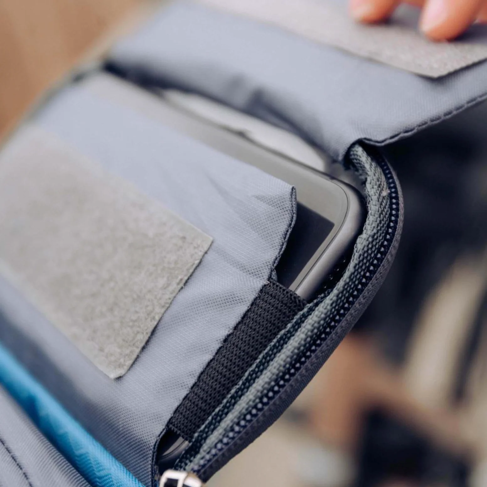 Bicycle Bag With Touchscreen - Image 10