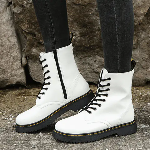 Comfortable boots with laces and a zipper - Image 6