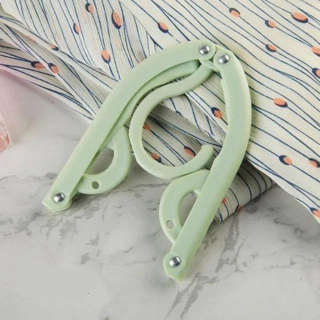 Foldable Travel Clothes Hanger - Image 3