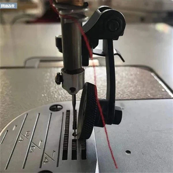 Leather Roller Presser Foot - Image 4