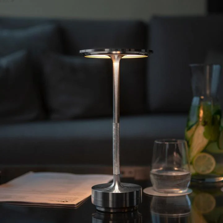 Portable Cordless Table Lamp - Adjustable light intensity - Image 4