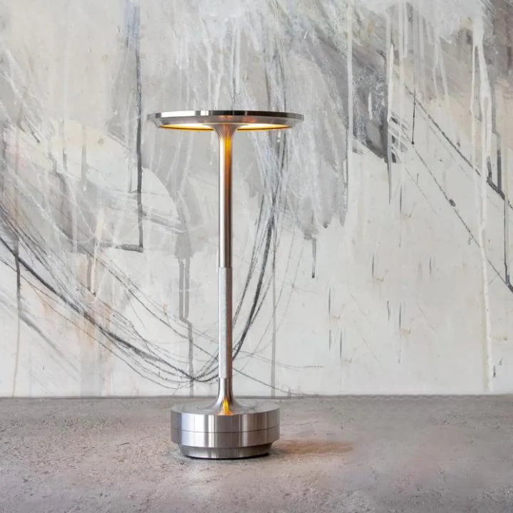 Portable Cordless Table Lamp - Adjustable light intensity - Image 5