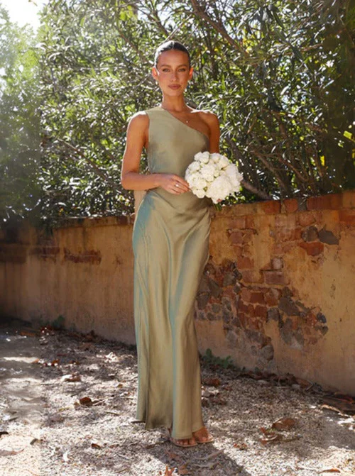 Sexy asymmetrical slit dress - Image 3
