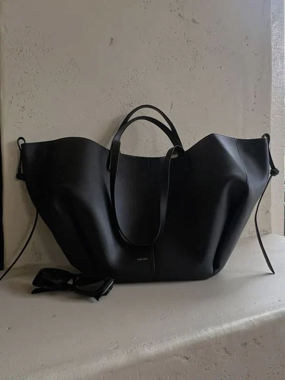 Vintage women's tote bag | Spacious shoulder bag - Image 2