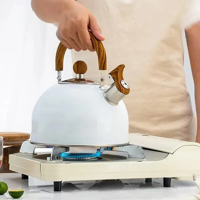 Whistling Kettle for Hot Drink Preparation - Image 4