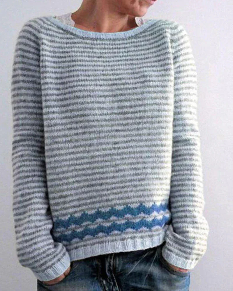 Women's retro sweater - Image 2
