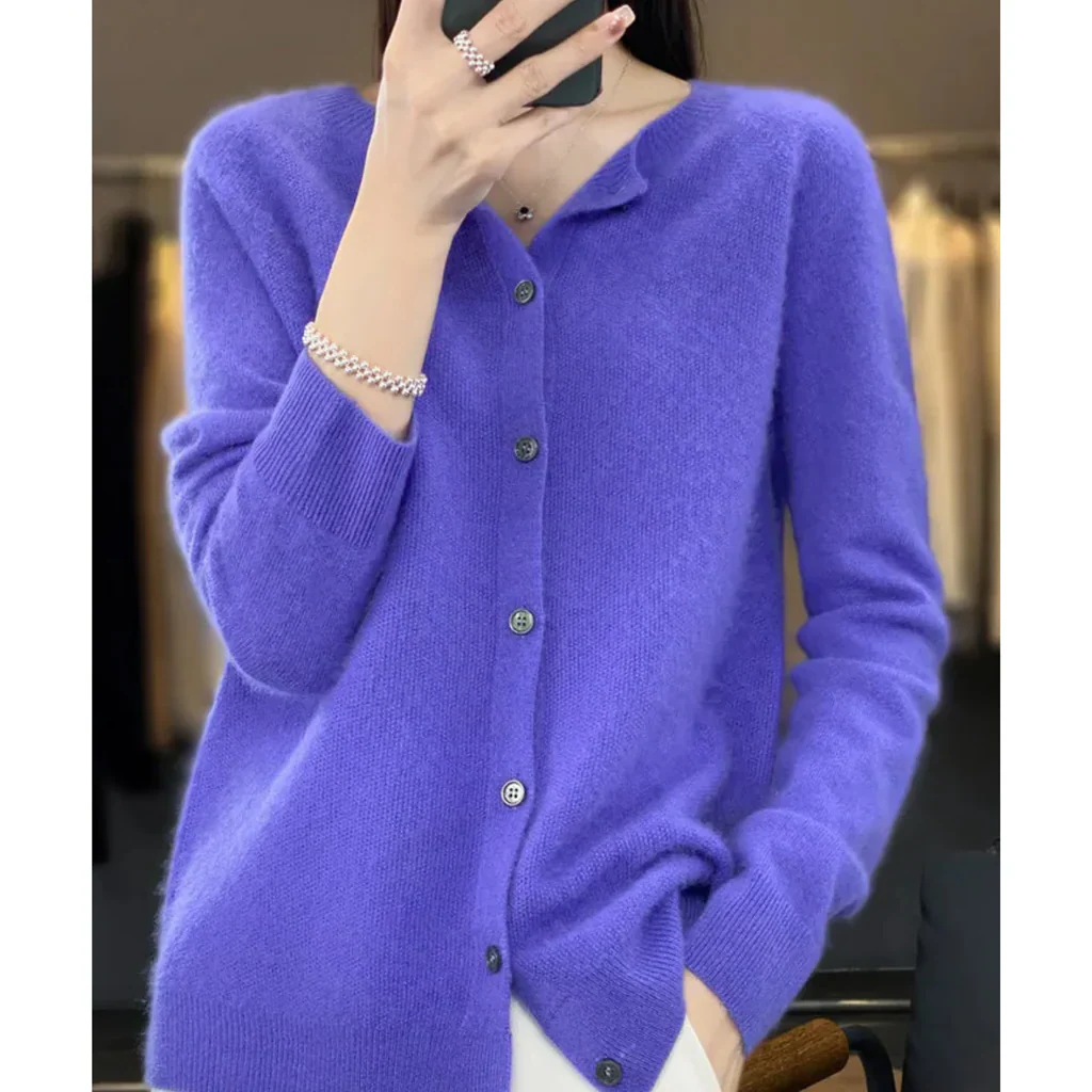 Women's round neck cardigan sweater - Image 3