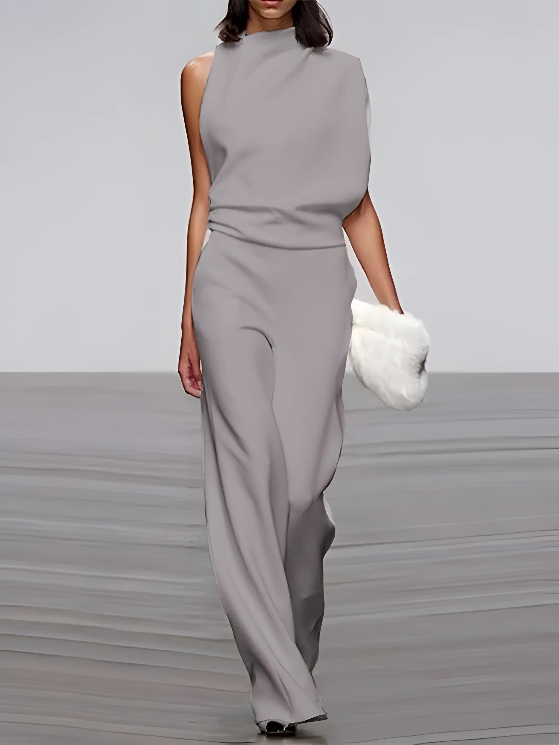 Women's round-neck, sleeveless jumpsuit with flared legs - Image 2
