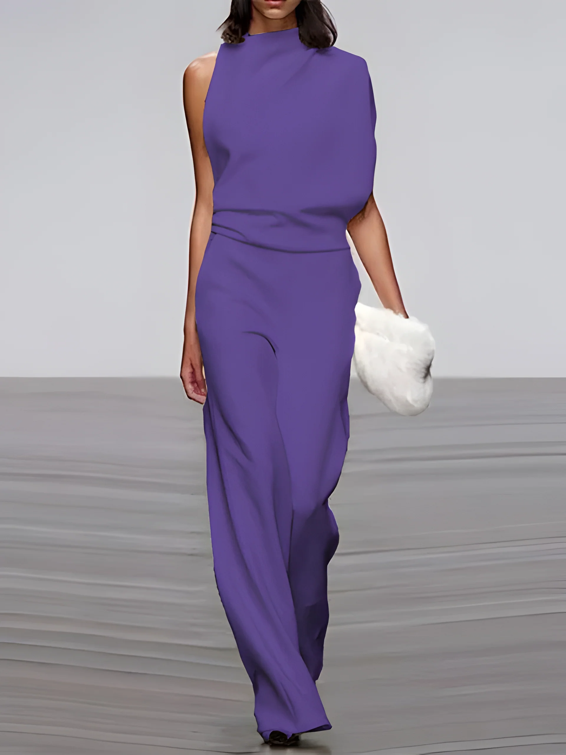 Women's round-neck, sleeveless jumpsuit with flared legs - Image 4